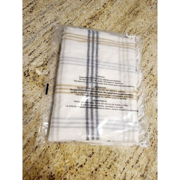 Italian Cejon Women's Scarf White Ivory Cream Plaid Soft 11" x 58"in - Picture 5 of 5